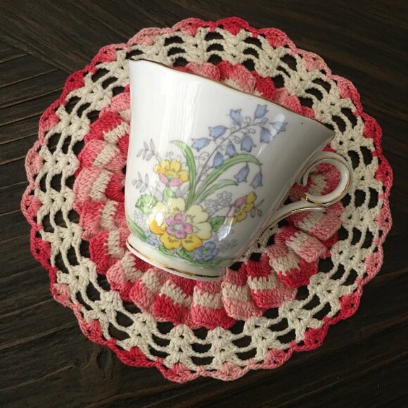 Colclough Pastel Spring Flowers English Bone China Teacup & Saucer Set - Picture 7 of 11